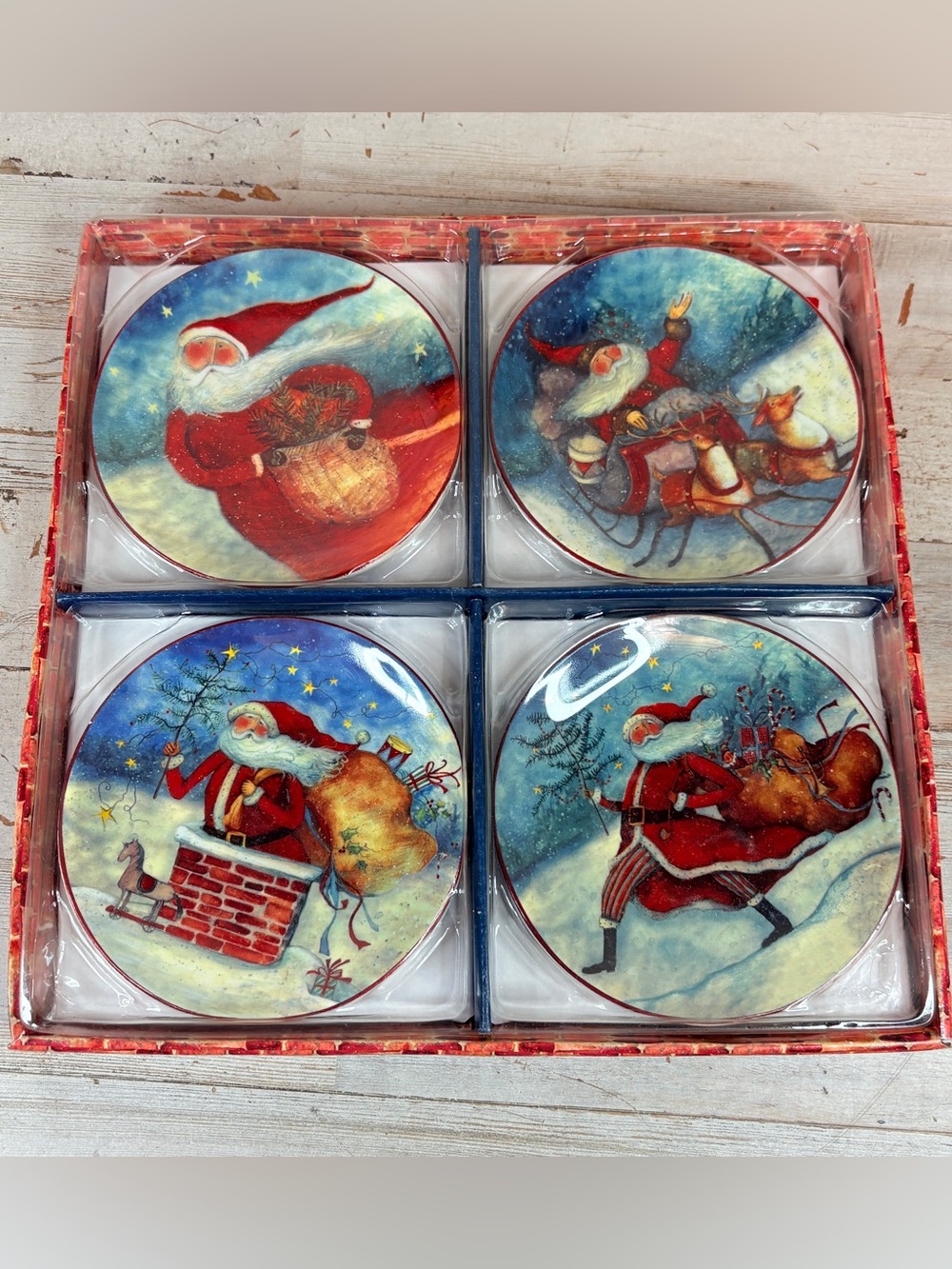Set of Four 4 Susan Winget MWW Market Nostalgic Santa Christmas Hanging Plates